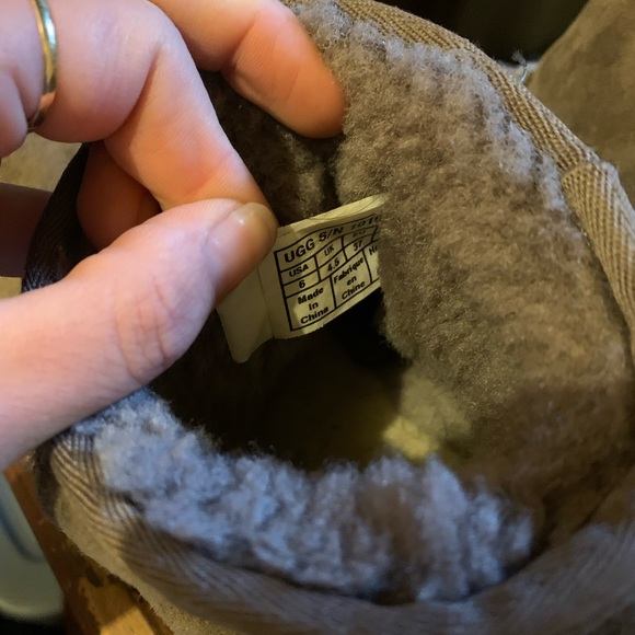 Ugg short boots. Size 6. - Picture 4 of 4